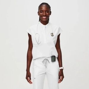 Figs - Optic White - Zamora™ (PETITE) & Rafaela™ Scrub Set (NWT)